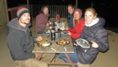 Andy, Cornelia, Fabian, Claudia & Sabine beim gemeinsamen Nachtessen auf dem Camping